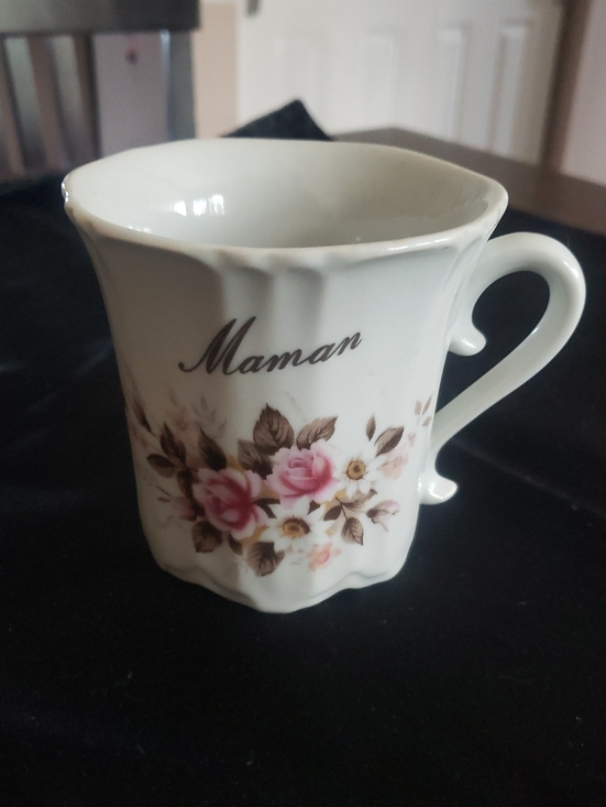 Other - VIntage-style porcelain "Maman" coffee mug. Made in Korea.
